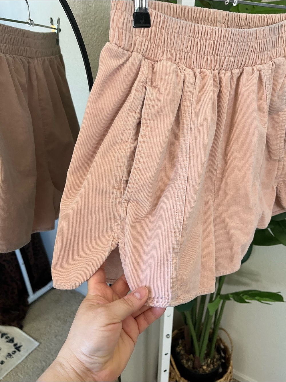🌸 Blush Pink Corduroy Pull-On Shorts Sz Small | Soft Girl Coastal Chic - Picture 5 of 7